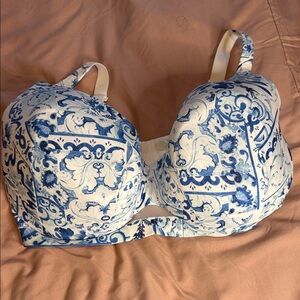 Cacique Blue and Cream Patterned Bra